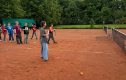 Więcej o: Braliśmy udział w lekcji tenisa ziemnego